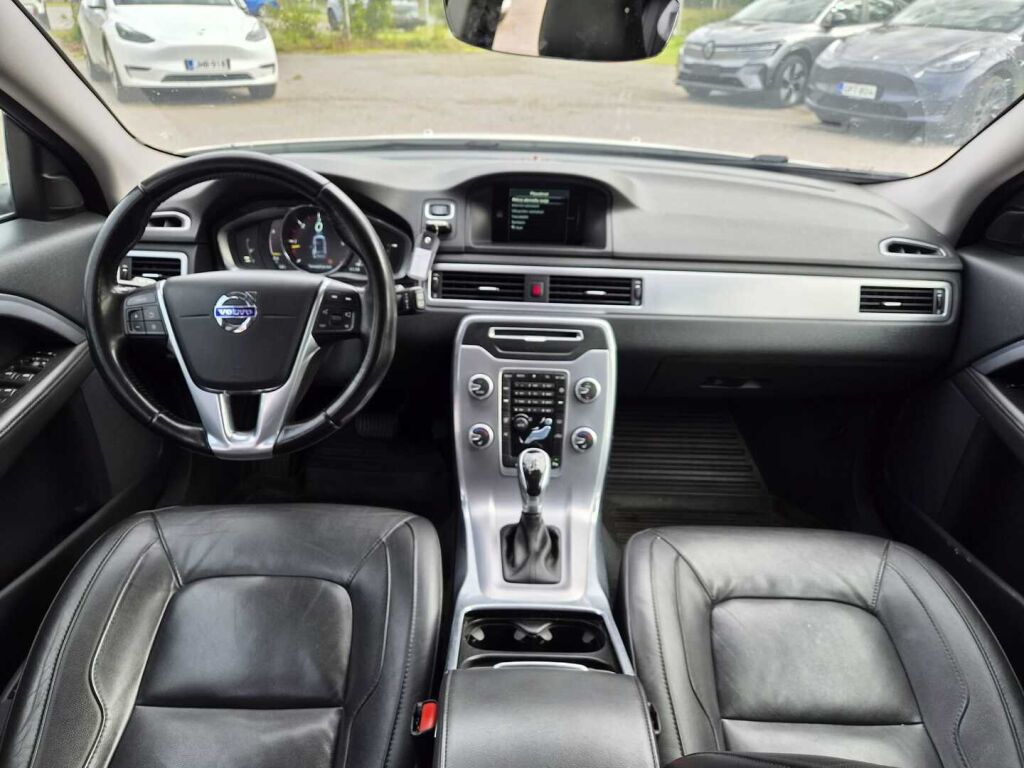Volvo V70 2015 Valkoinen