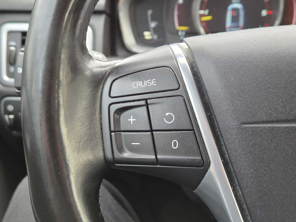 Volvo V70 2015 Valkoinen
