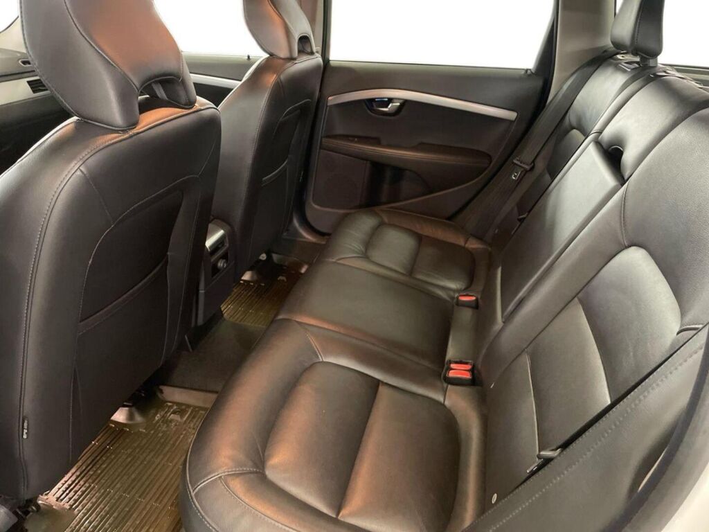 Volvo V70 2015 Valkoinen