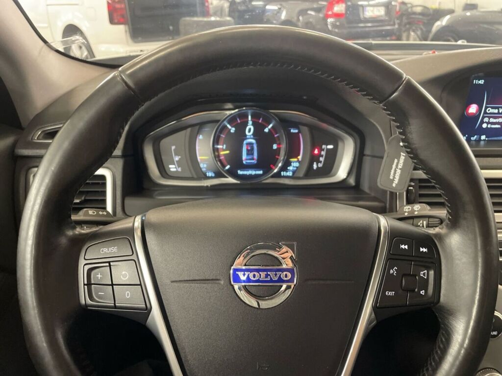 Volvo V70 2015 Valkoinen