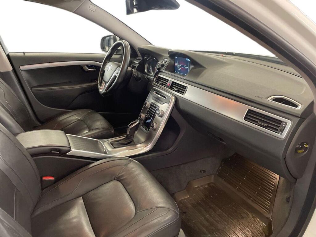 Volvo V70 2015 Valkoinen