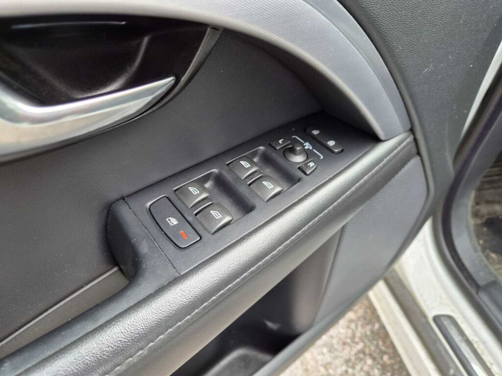 Volvo V70 2015 Valkoinen