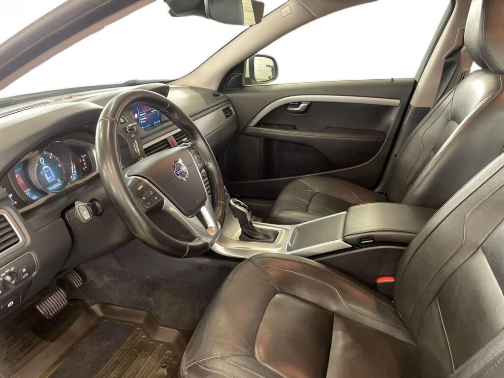 Volvo V70 2015 Valkoinen