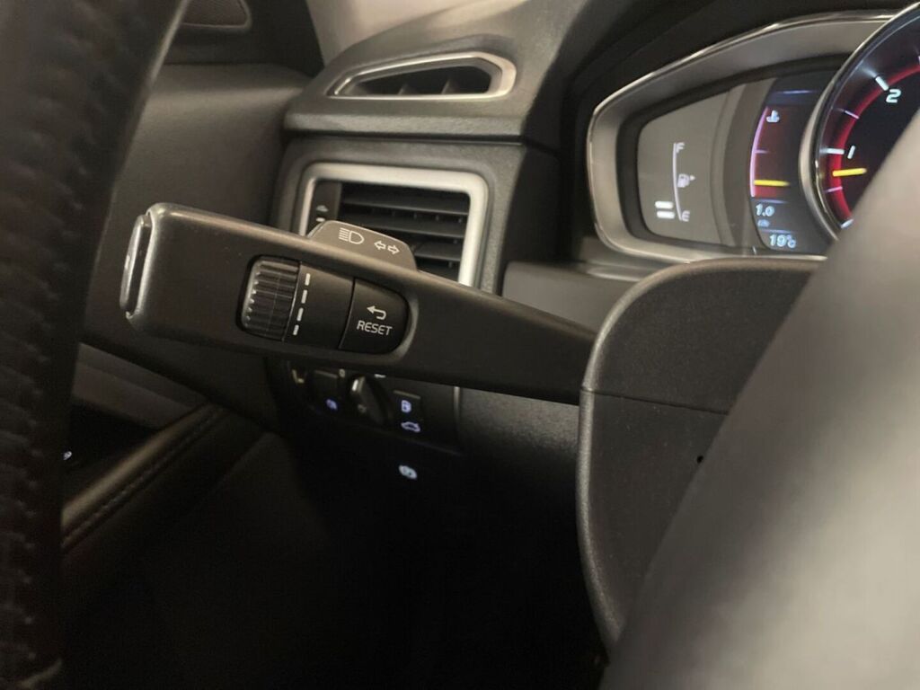 Volvo V70 2015 Valkoinen