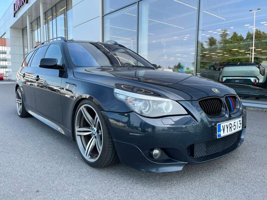 BMW 530 2008 Musta