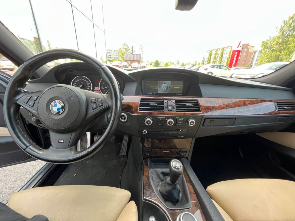 BMW 530 2008 Musta