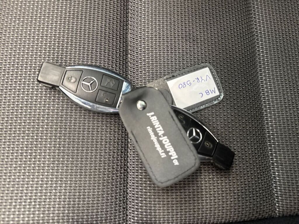 Mercedes-Benz C 2010 Metallinhohto Harmaa