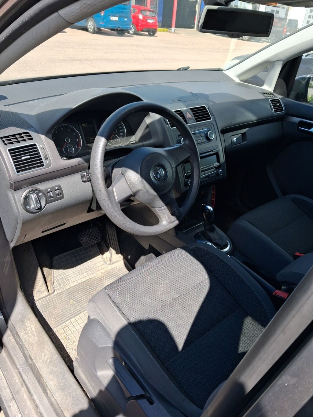 Volkswagen Touran 2011 Harmaa