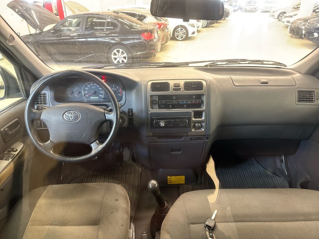 Toyota Hiace 2010 Hopea