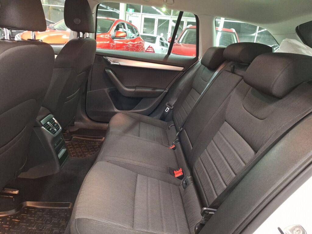 Skoda Octavia 2016 Valkoinen