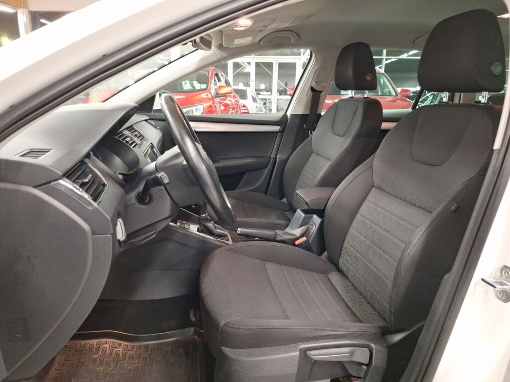 Skoda Octavia 2016 Valkoinen