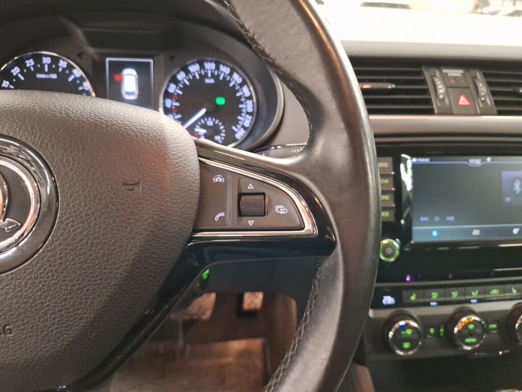 Skoda Octavia 2016 Valkoinen