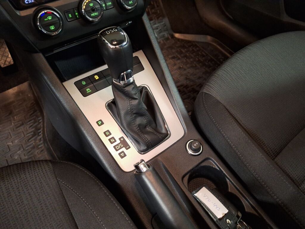 Skoda Octavia 2016 Valkoinen