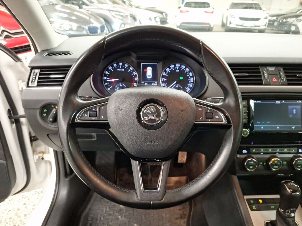 Skoda Octavia 2016 Valkoinen