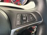 Opel Adam 2016 Punainen