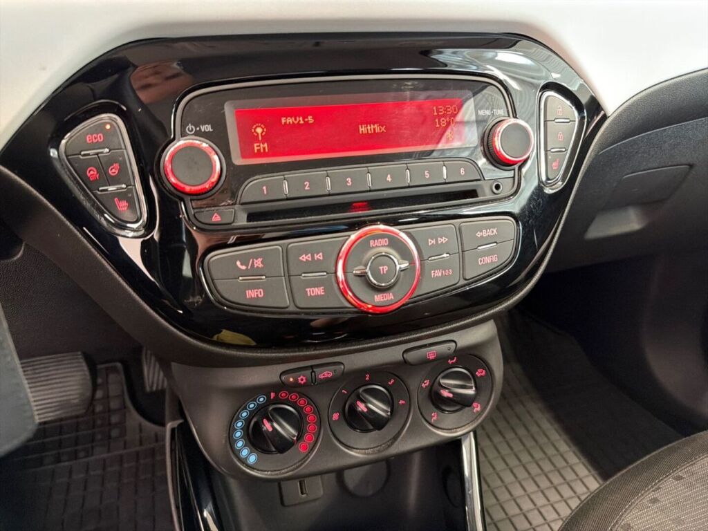 Opel Adam 2016 Punainen