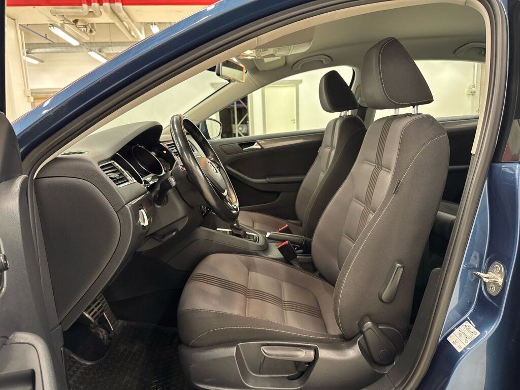 Volkswagen Jetta 2017 Sininen