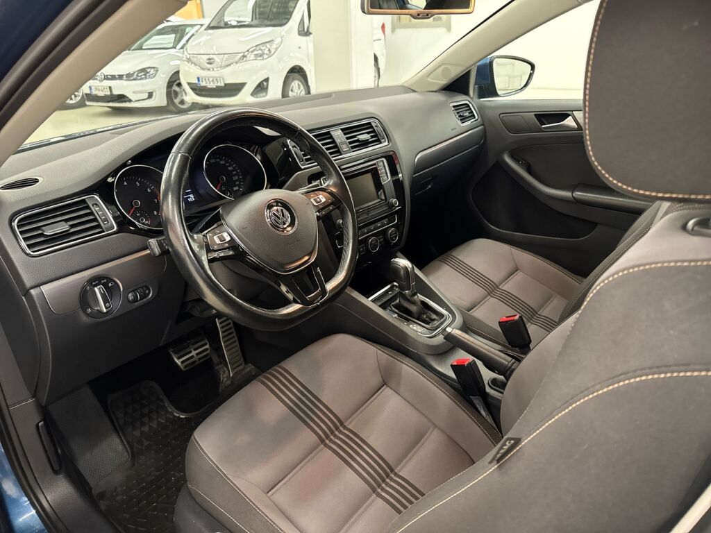 Volkswagen Jetta 2017 Sininen