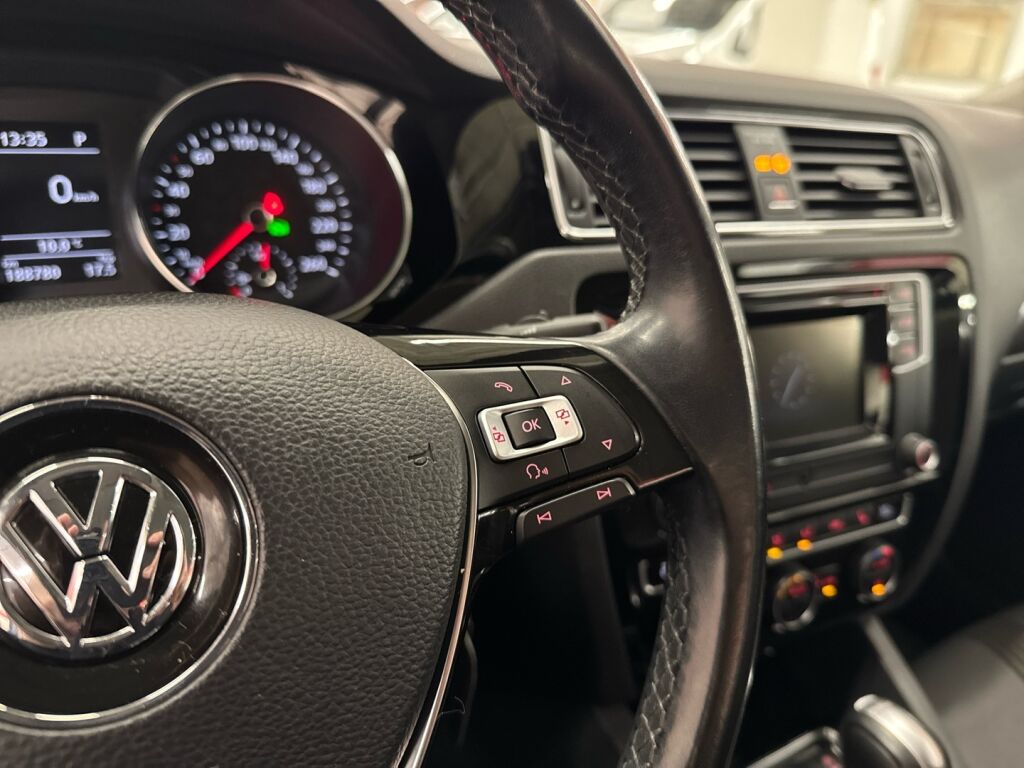Volkswagen Jetta 2017 Sininen