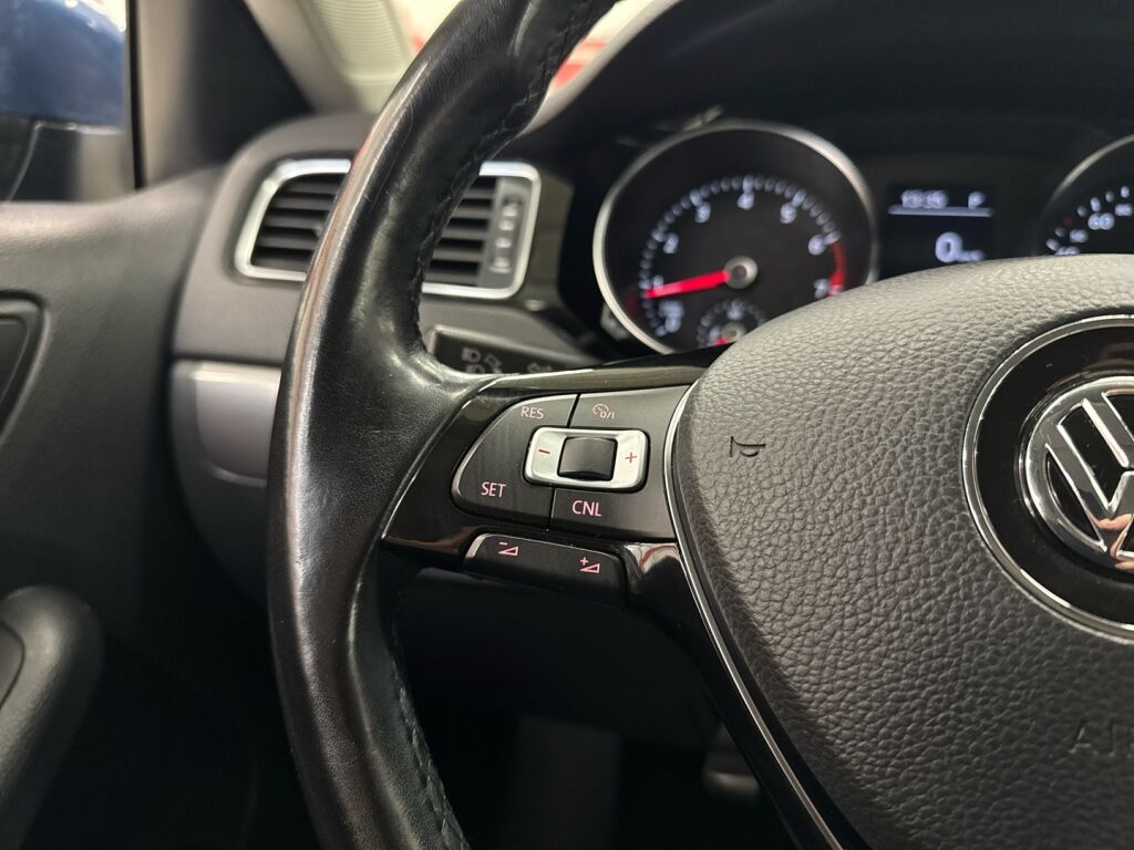 Volkswagen Jetta 2017 Sininen