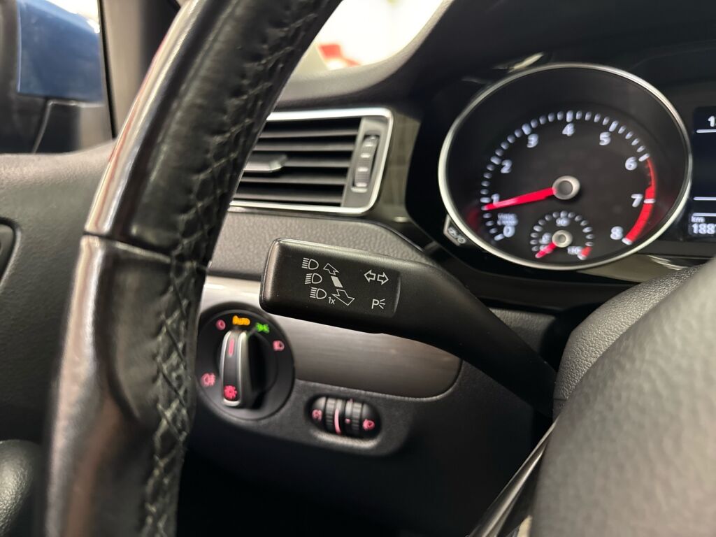 Volkswagen Jetta 2017 Sininen