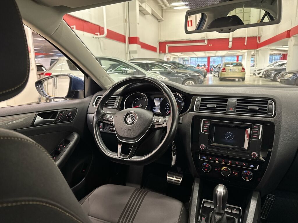 Volkswagen Jetta 2017 Sininen