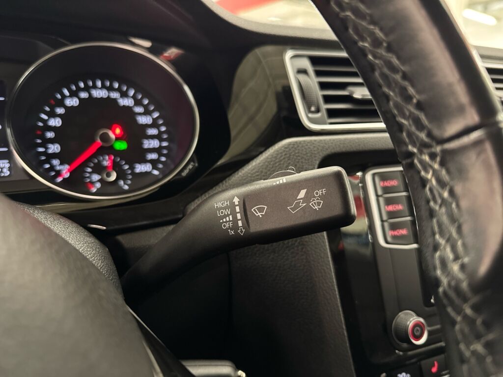 Volkswagen Jetta 2017 Sininen