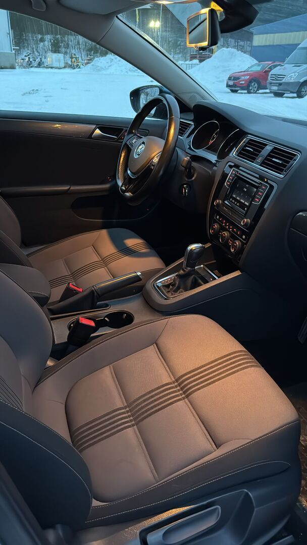 Volkswagen Jetta 2017 Sininen