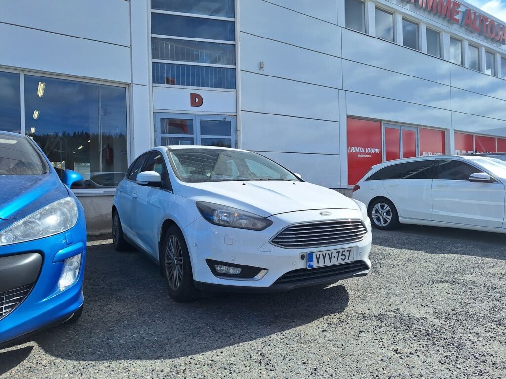 Ford Focus 2016 Valkoinen