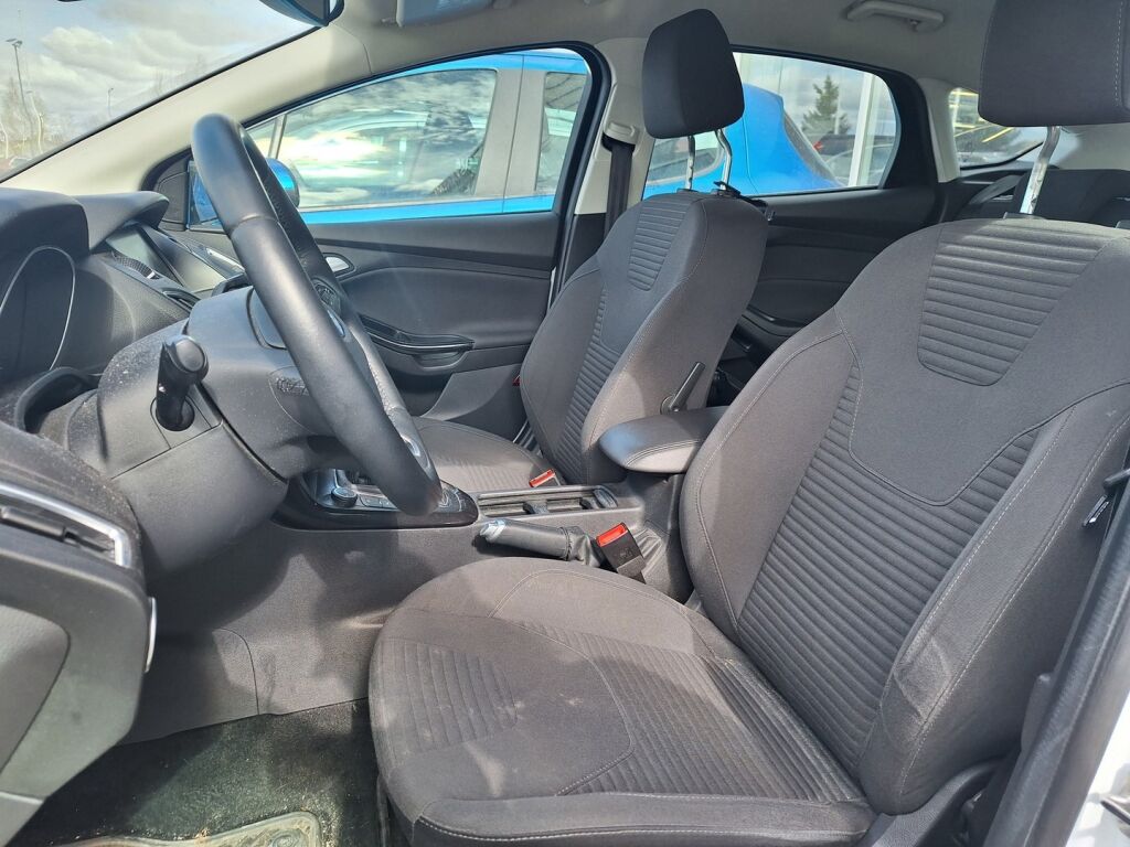 Ford Focus 2016 Valkoinen