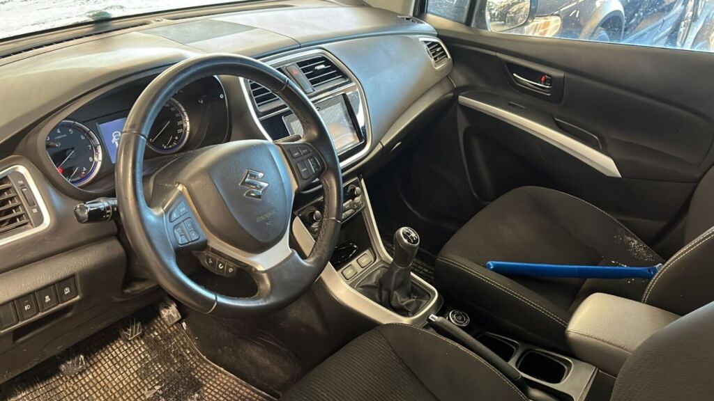 Suzuki SX4 S-Cross 2016 Sininen