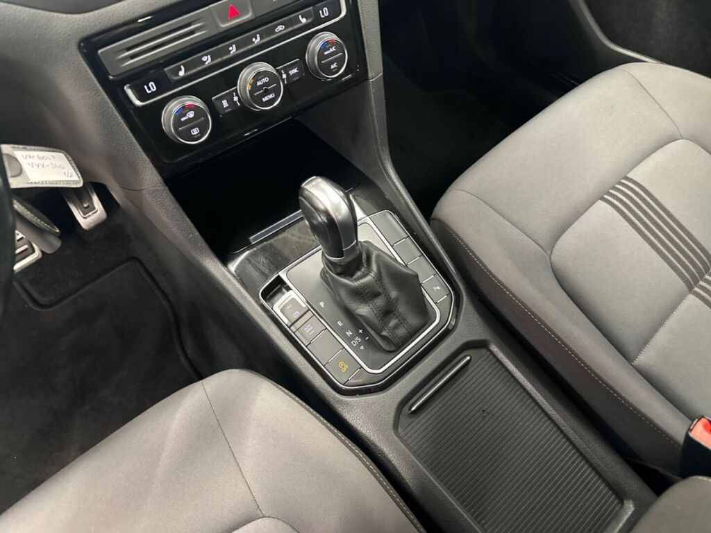 Volkswagen Golf Sportsvan 2016 Harmaa