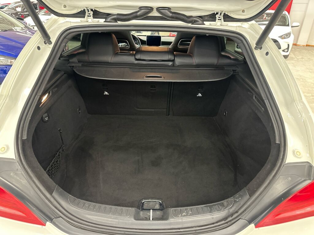 Mercedes-Benz CLA 2015 Valkoinen