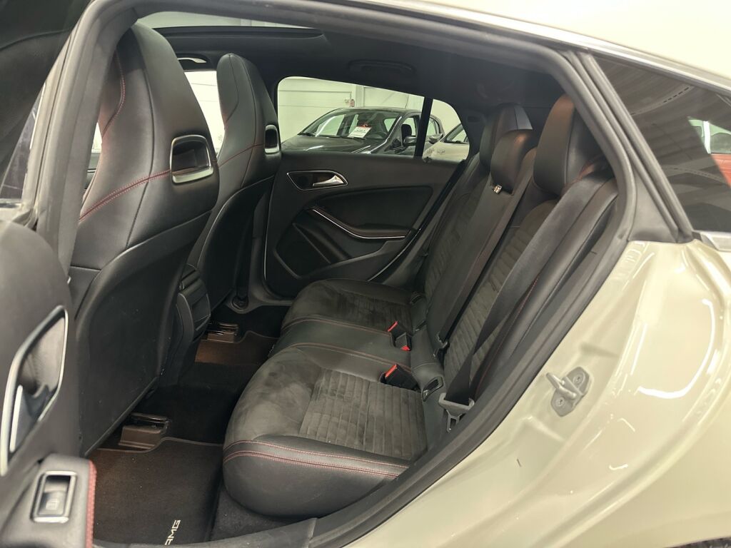 Mercedes-Benz CLA 2015 Valkoinen