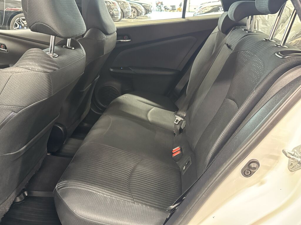 Toyota Prius 2016 Valkoinen