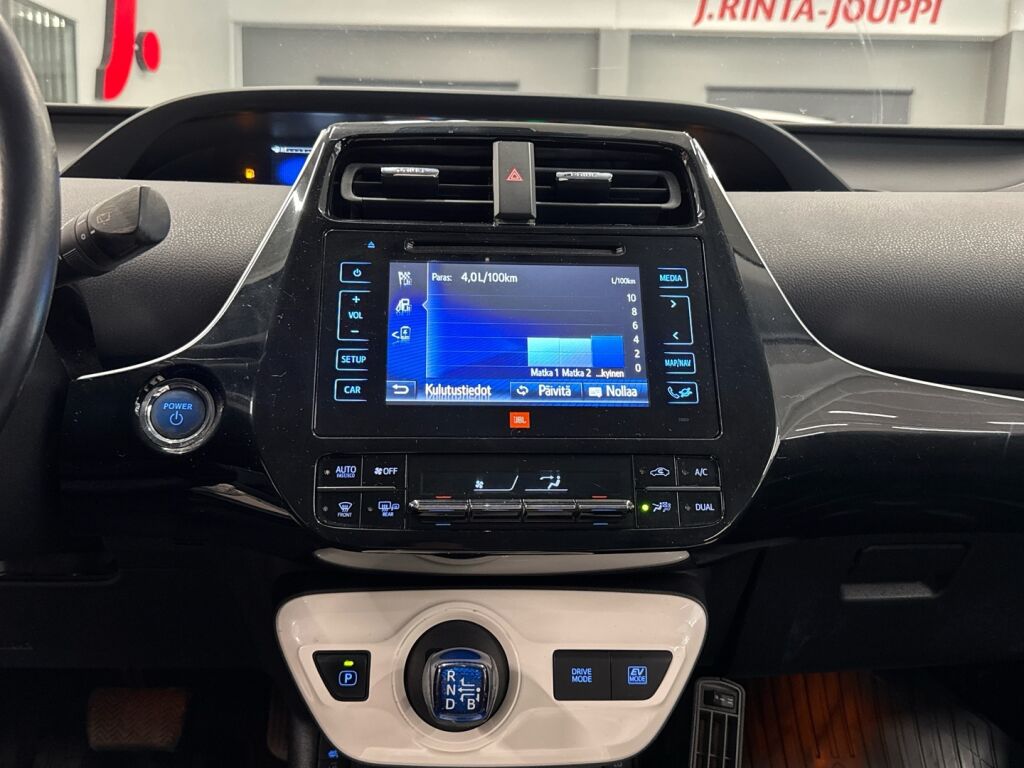 Toyota Prius 2016 Valkoinen