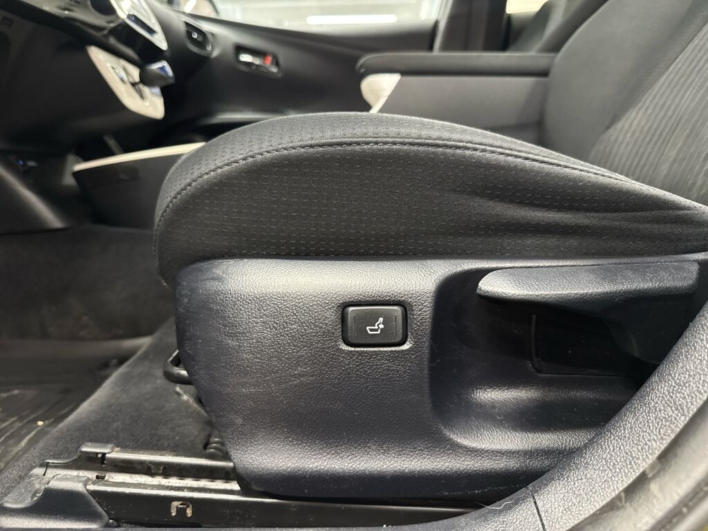 Toyota Prius 2016 Valkoinen