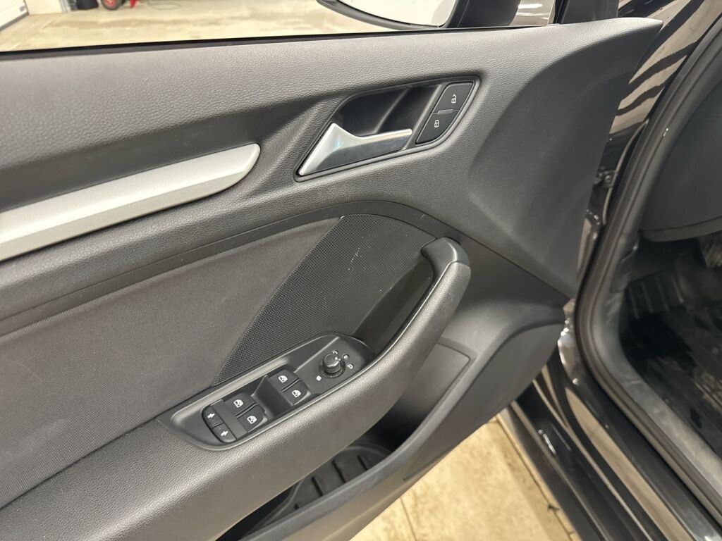 Audi A3 2017 Ruskea (beige)