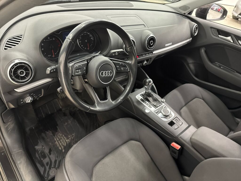 Audi A3 2017 Ruskea (beige)
