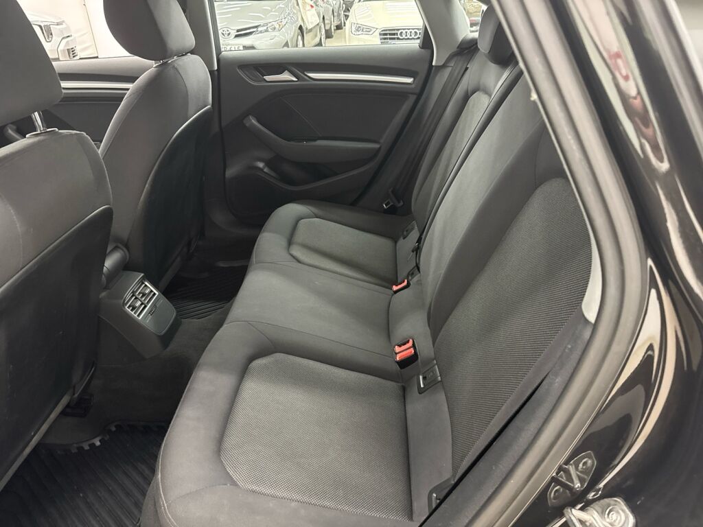 Audi A3 2017 Ruskea (beige)