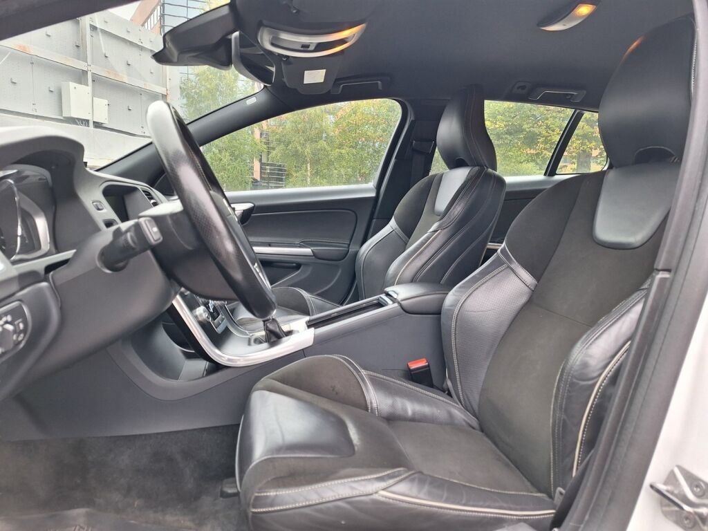 Volvo V60 2017 Valkoinen