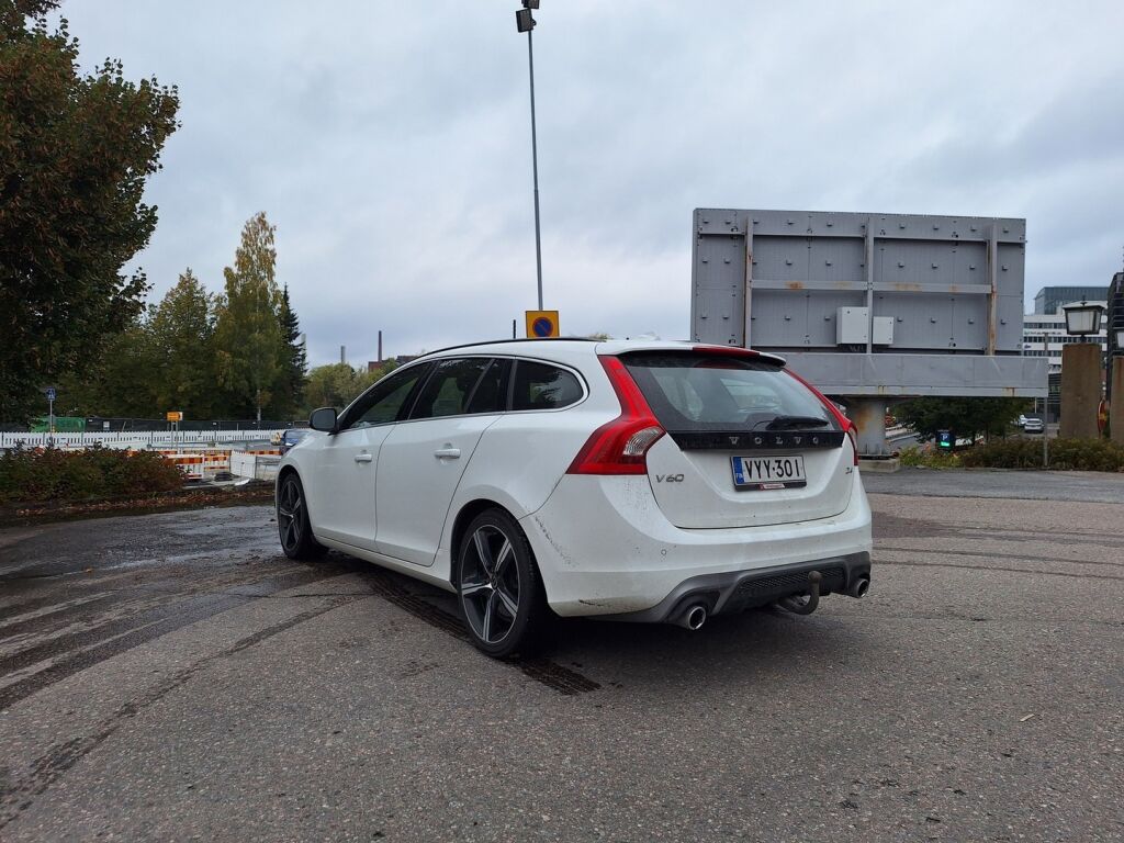 Volvo V60 2017 Valkoinen