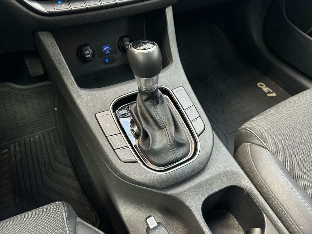 Hyundai i30 Wagon 2021 Musta