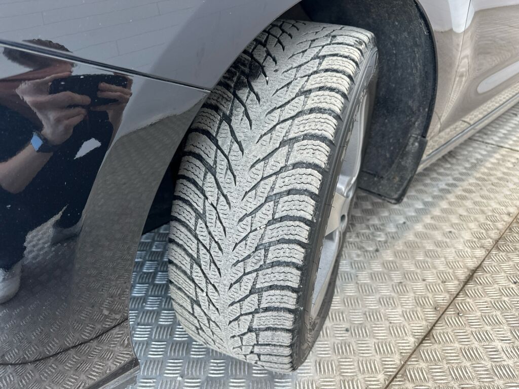 Hyundai i30 Wagon 2021 Musta