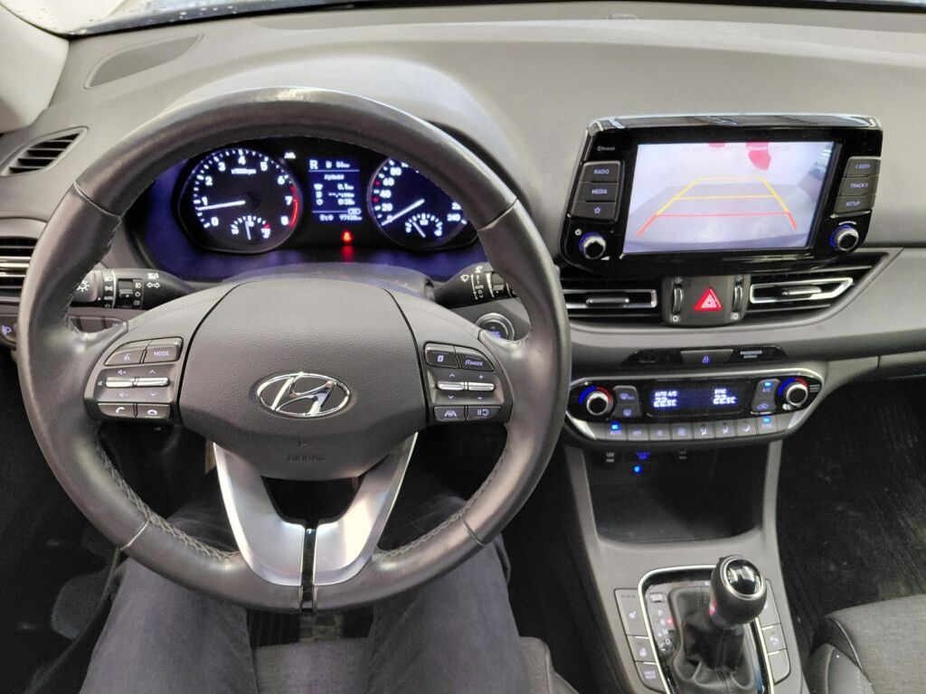 Hyundai i30 Wagon 2021 Musta