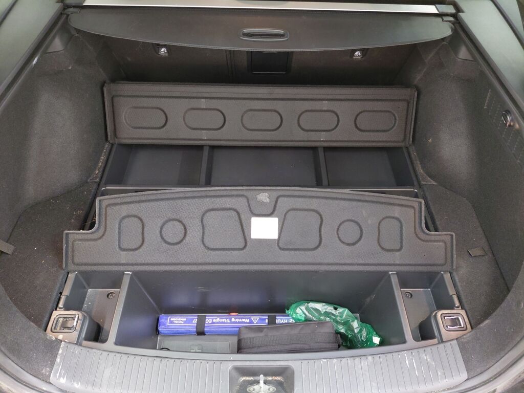 Hyundai i30 Wagon 2021 Musta