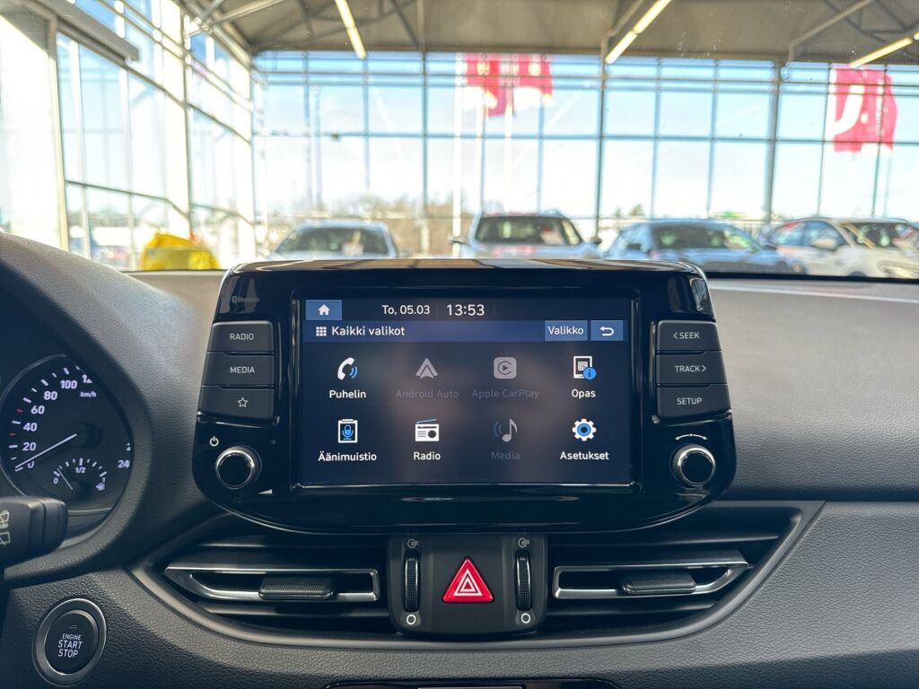 Hyundai i30 Wagon 2021 Musta