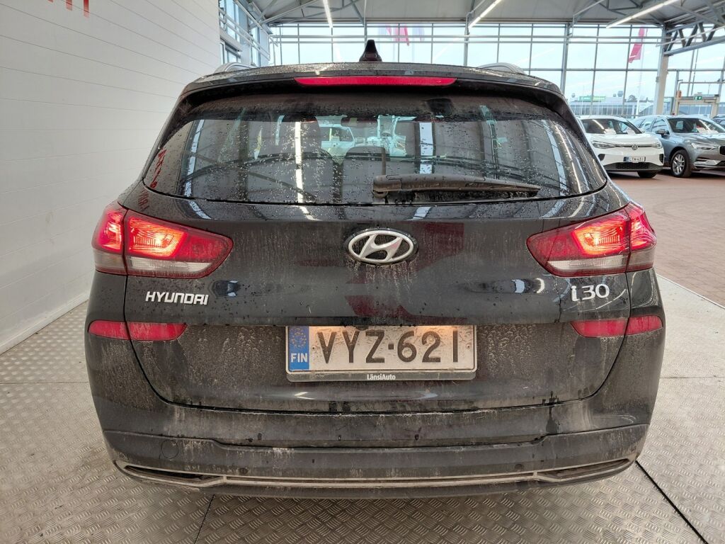 Hyundai i30 Wagon 2021 Musta