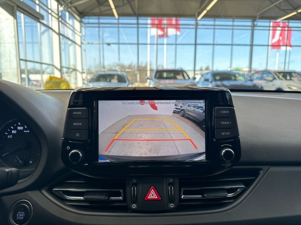 Hyundai i30 Wagon 2021 Musta