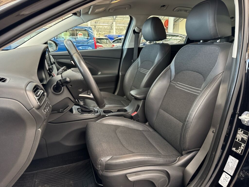 Hyundai i30 Wagon 2021 Musta